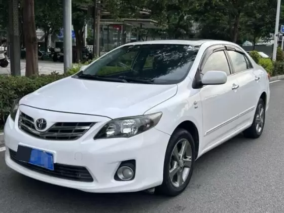 Toyota 2013 Corolla 1.8 CVT GL-i Extreme Cool Special Edition
