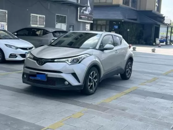 Toyota 2018 C-HR 2.0 CVT Advanced Sunroof Edition