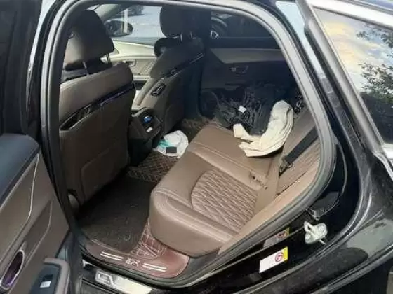 BYD Han EV