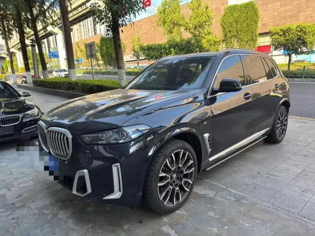 BMW 2025 X5 xDrive40Li 48V 3.0T M Sport Night Sky Package
