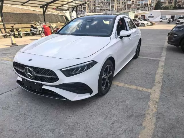 Mercedes-Benz Benz A-Class 2025 A 200 L 1.3T Fashion Edition (facelift)