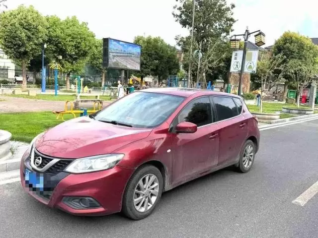 Nissan 2016 Tiida 1.6 CVT Intelligent